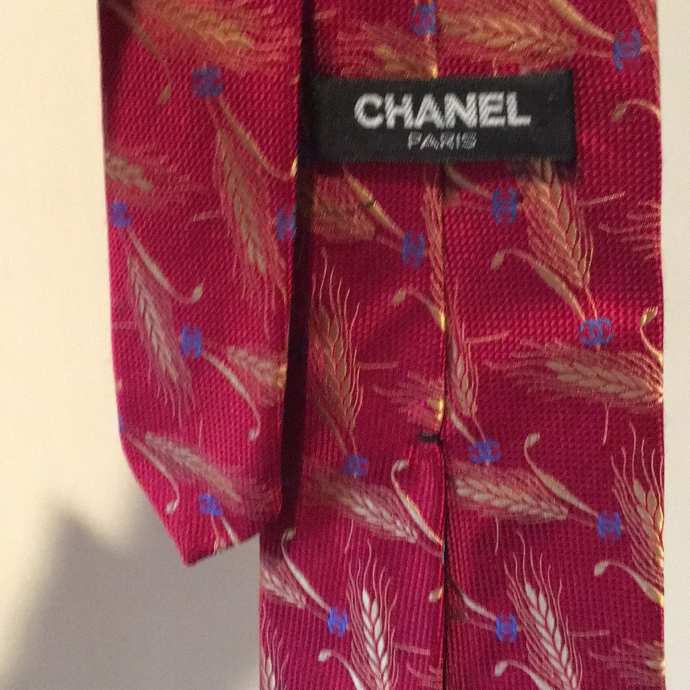 Chanel tie - Picture 2 of 3